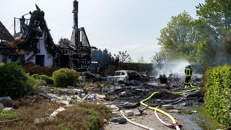 Von den betroffenen Häusern ist nach dem Brand kaum noch was übrig. 