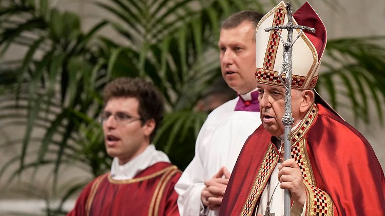 Franziskus während der Pfingstmesse im Petersdom.