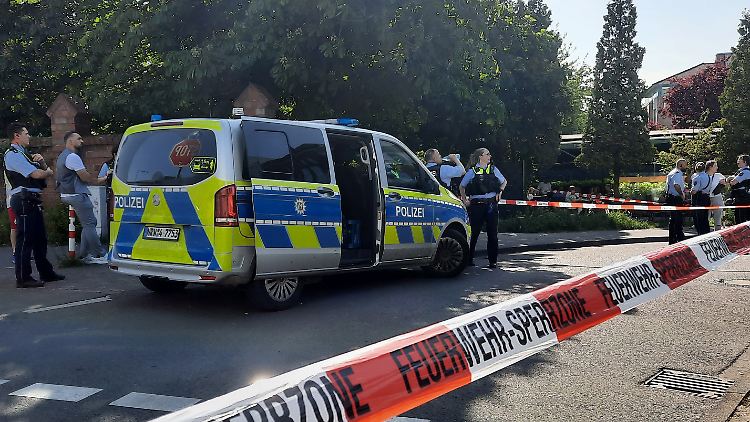 Die Polizei sperrte den Böckingpark weiträumig ab und suchte dort nach Patronenhülsen und weiteren Spuren.