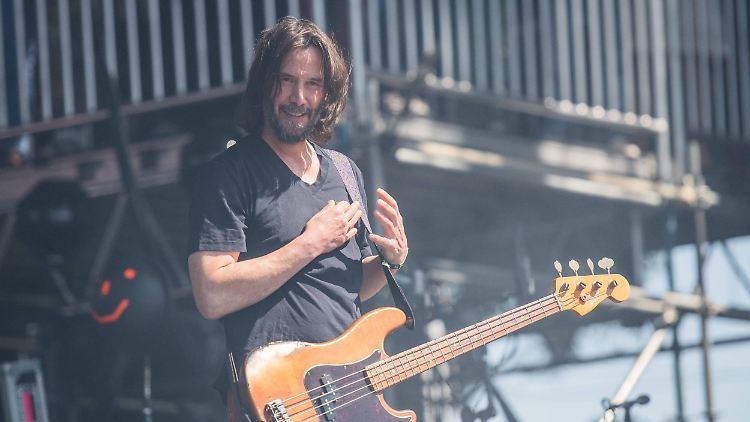 Happy und erleichtert nach seinem Auftritt: Keanu Reeves.