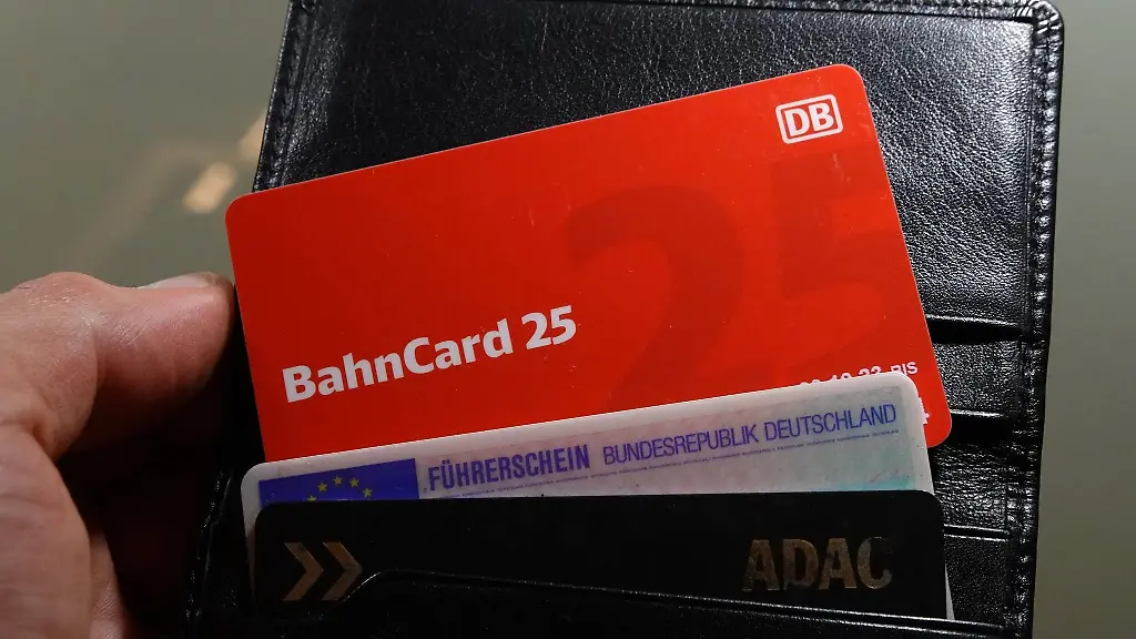 Die-Bahncards-25-und-50-sollen-in-Zukunft-nur-noch-in-digitaler-Form-zur-Verfuegung-stehen