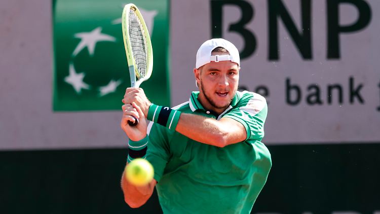 Jan-Lennard Struff hängt sich voll rein, muss sich am Ende aber seinem Kontrahenten geschlagen geben. 