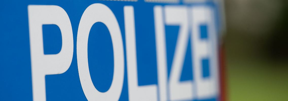 Ein Einsatzfahrzeug der Polizei.