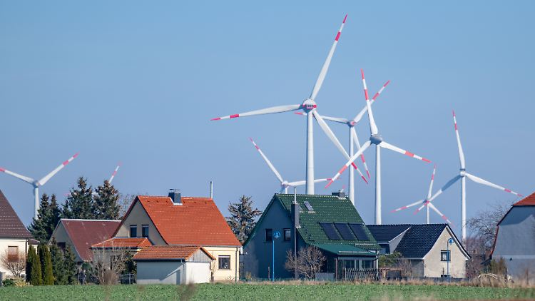 Eigentümer brauchen Planungssicherheit, um zu wissen, ob sie in Zukunft an das Fern- oder Nahwärmenetz angeschlossen werden - oder ob sich die Umstellung auf eine Wärmepumpe lohnt. 