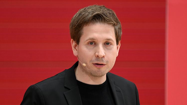 Probleme nicht nur beschreiben, sondern auch lösen: SPD-Generalsekretär Kühnert mahnt die FDP. 
