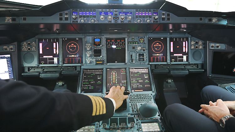 Bei der Lufthansa heben nicht nur die Maschinen, sondern auch die Gehälter der Piloten und Copiloten ab. 