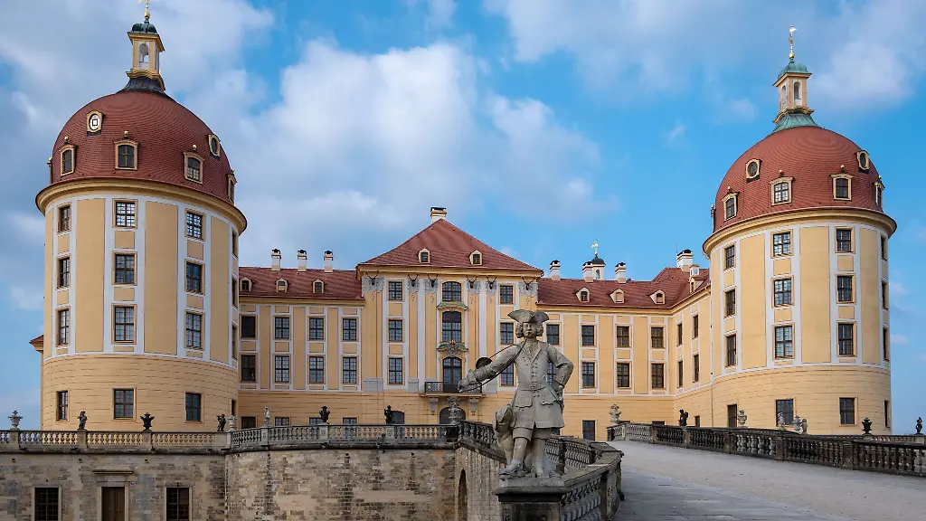 Blick-auf-Schloss-Moritzburg-in-Sachsen