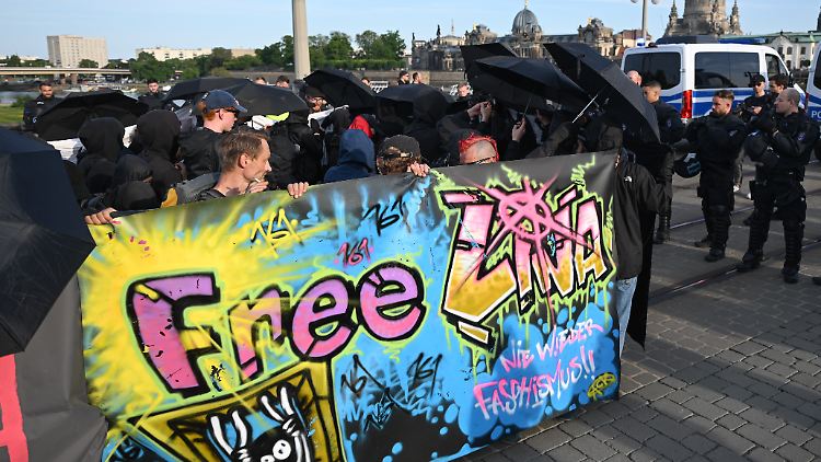 "Free Lina" fordern ihre Unterstützer: Lina E. wurde zu mehr als fünf Jahren Haft verurteilt.