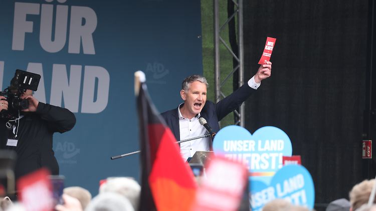 Der Thüriger AfD-Chef Björn Höcke gehört zum besonders radikalen Flügel seiner Partei, in der AfD ist er mittlerweile tonangebend.
