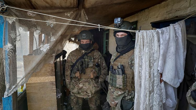 Erst will die Partisanen-Gruppe "Freiheit Russlands" die Ukraine, dann ihr eigenes Zuhause von den Zwängen Putins befreien.