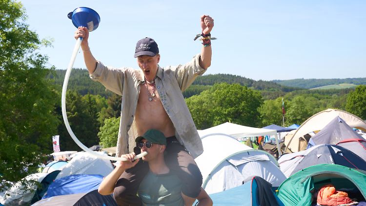 Die ersten Festivalbesucher sind bereits startklar.