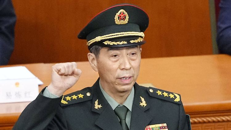"Wir werden niemals versprechen, von dem Einsatz von Gewalt abzusehen", zitierten die chinesische Staatsmedien Li Shangfu.