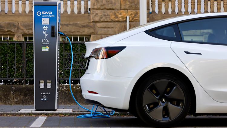 Trotz gestiegener Zahlen: E-Autos sind in Deutschland noch nicht die Regel.
