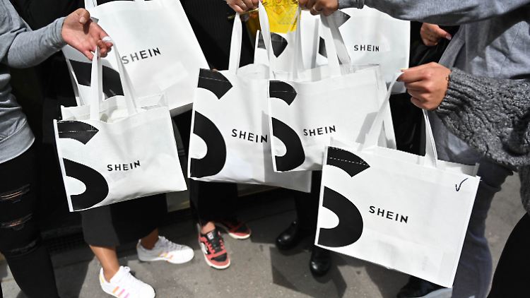 Wer einen der Shein-Pop-Up-Stores besucht, kommt selten ohne gefüllte Taschen raus.