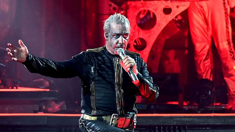 Till Lindemann steht nun ohne Verlag da.
