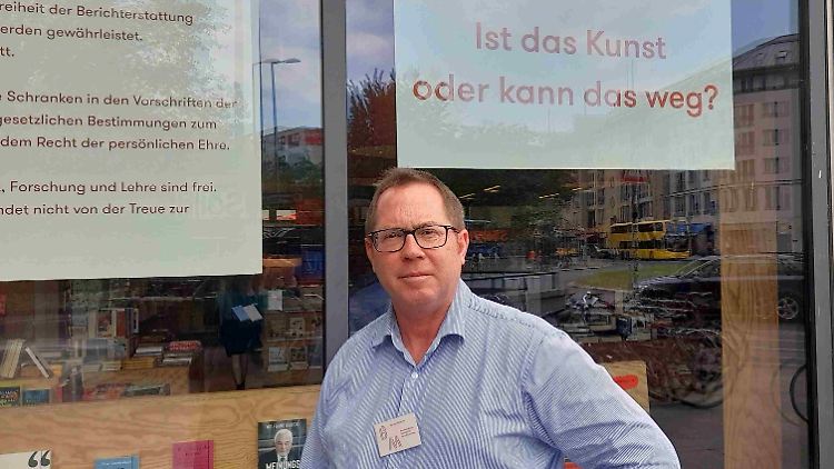 Ben von Rimscha führt die Buchhandlung am Moritzplatz in Berlin.
