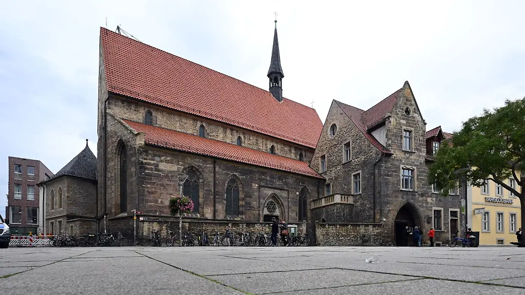 Das-Ursulinenkloster-am-Anger-im-Zentrum-der-Stadt