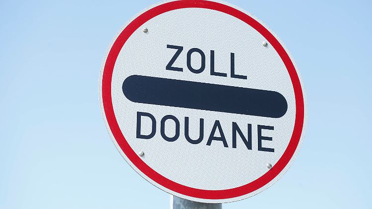 Bei einer Routineuntersuchung stoßen Zollbeamte auf Unstimmigkeiten, die mit dem Unternehmer Lijun D. im Zusammenhang stehen.