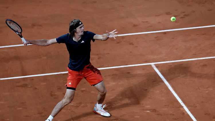 Alexander Zverev steht in Paris im Achtelfinale.