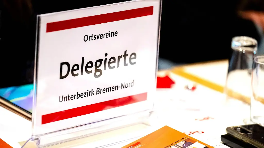 Delegierte-Unterbezirk-Bremen-Nord-steht-auf-einem-Schild