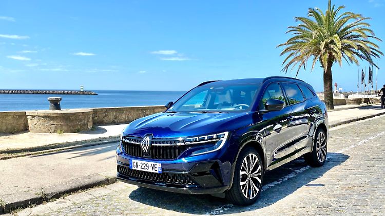Markante LED-Tagfahrlichter machen den neuen Renault Espace wiedererkennbar.