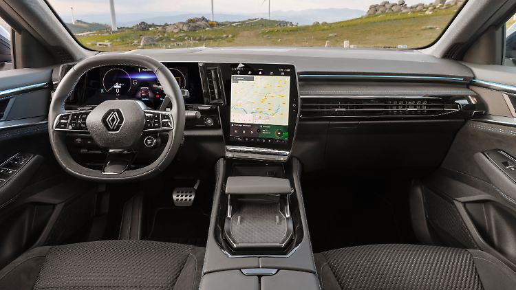 Anno 2023 geizt der Renault nicht mit Displayfläche. Das feine Alcantara-Dekor gibt es in Verbindung mit der Ausstattungslinie "Esprit Alpine".