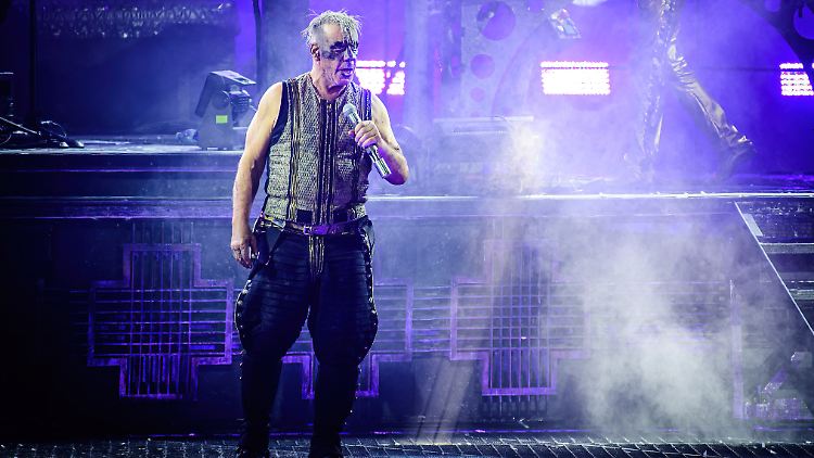 Till Lindemann sieht sich massiven Vorwürfen ausgesetzt.