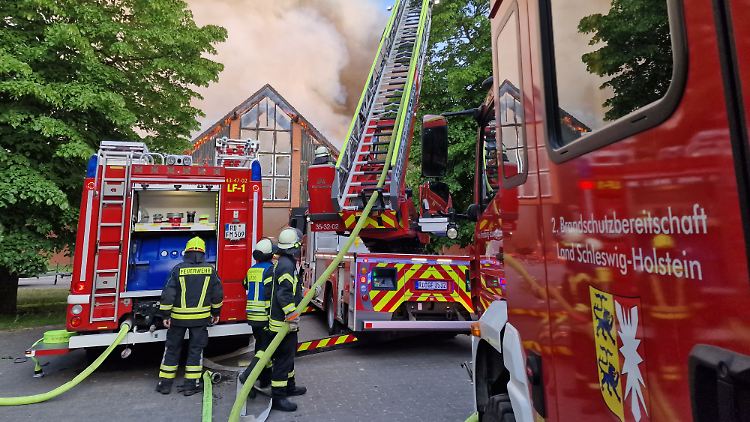 Das Feuer war am Sonntagabend ausgebrochen.