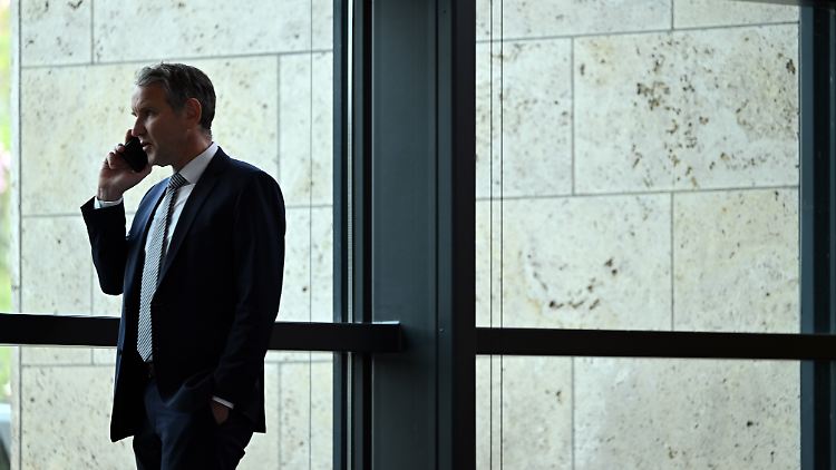Seit März 2021 wird der Landesverband um Höcke vom Landesamt für Verfassungsschutz als Beobachtungsobjekt im Bereich Rechtsextremismus eingestuft.