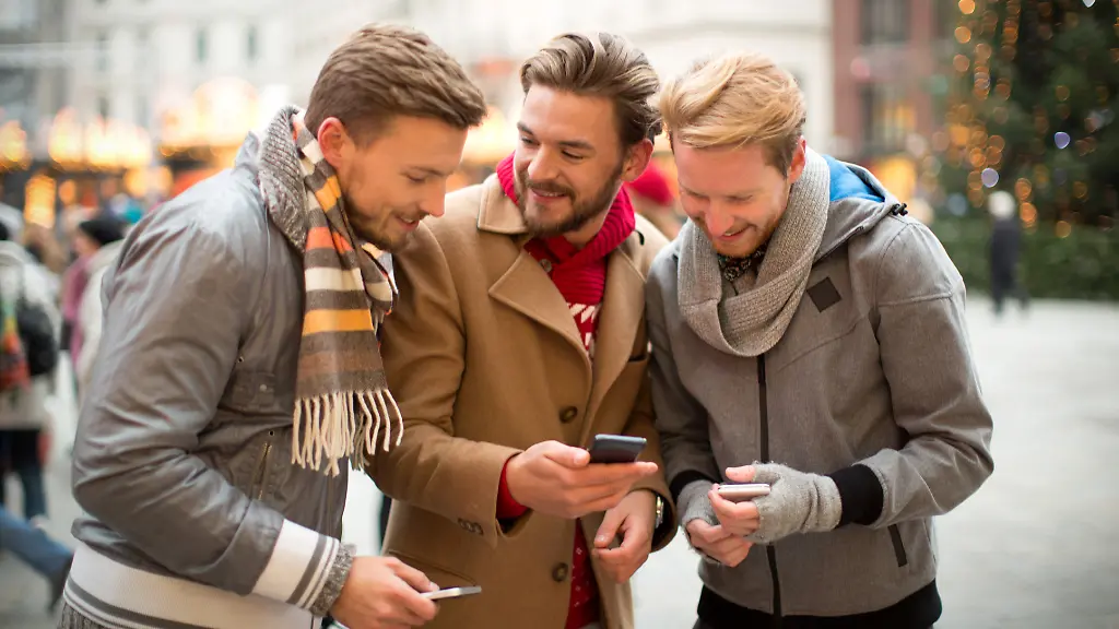 Zu-dritt-mit-unlimitiertem-Datenvolumen-surfen-Bei-Vodafone-klappt-das-aktuell-sehr-guenstig