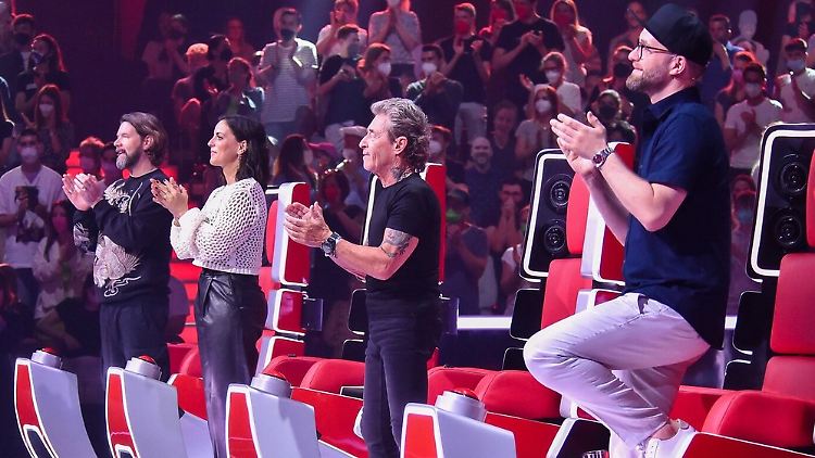 Von diesen vier müssen sich die Zuschauerinnen und Zuschauer erst einmal verabschieden: Rea Garvey, Stefanie Kloß, Peter Maffay und Mark Forster (v.l.n.r.).