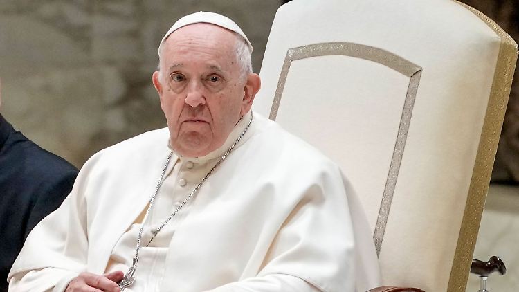 Papst Franziskus wurde wegen einer sogenannten Laparozele operiert; darunter versteht man einen Narbenbruch im Bauchbereich.