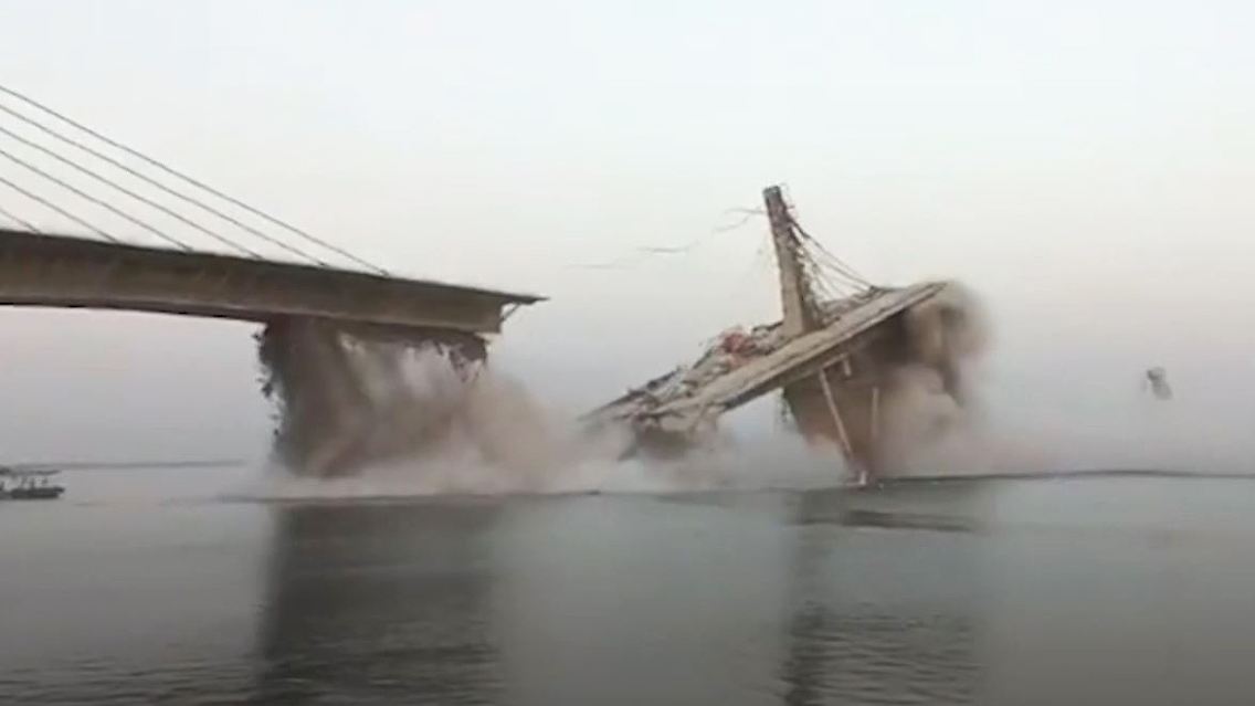Brückeneinsturz_Ganges.JPG