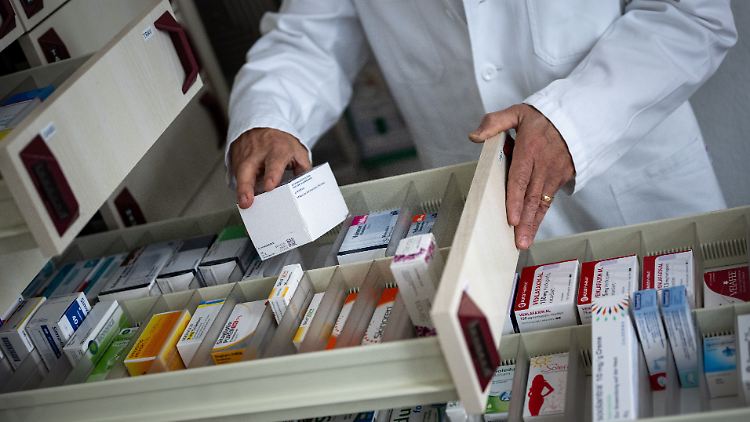 Für den Mittwoch kommender Woche ist ein bundesweiter Protesttag geplant, an dem die Apotheken - außer den Notdienstapotheken - geschlossen bleiben sollen.