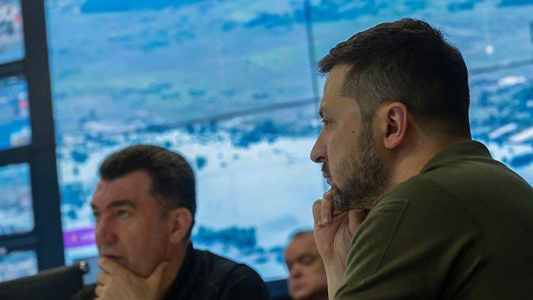 Selenskyj leitet die Sitzung des Nationalen Sicherheitsrates.