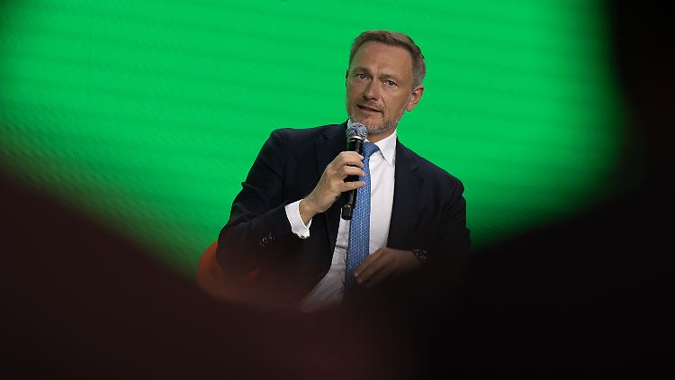 Finanzminister Lindner plädiert für ein Ende der Verteilungspolitik. 