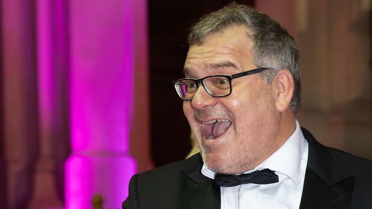 Verstärkt die Riege der RTL-Moderatoren: Elton.