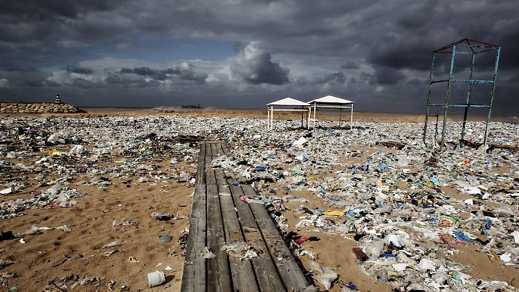 Nach Auffassung der Deutschen Umwelthilfe ist die weltweite Vermüllung der Natur mit Plastik neben dem Klimawandel eines der größten Umweltprobleme. 