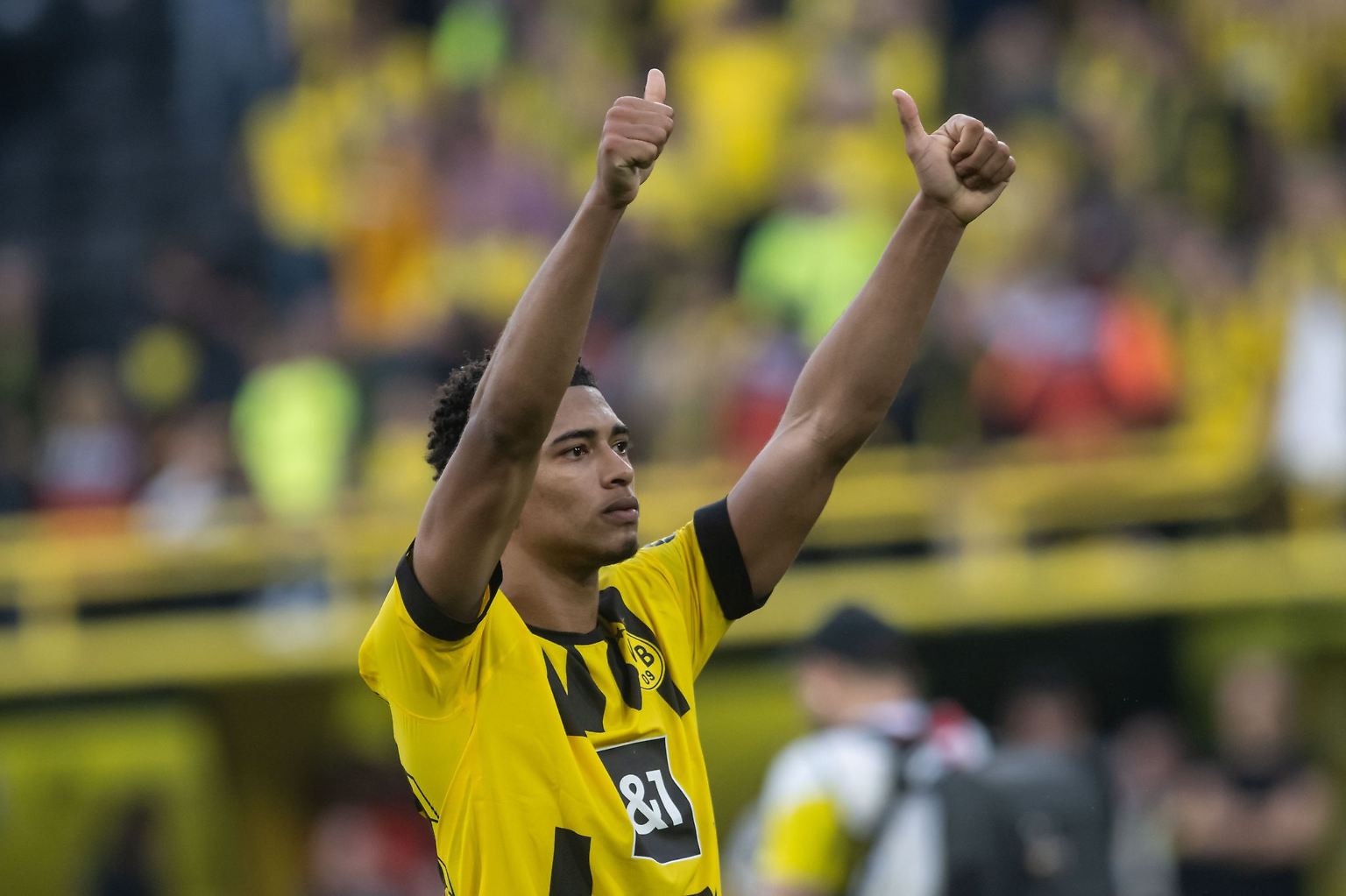 Jude Bellingham wird Borussia Dortmund für viel Geld verlassen. Einen dreistelligen Millionenbetrag wird Real Madrid für den englischen Nationalspieler in die Hand nehmen. Zum teuersten Bundesligatransfer wird das Geschäft allerdings nicht.