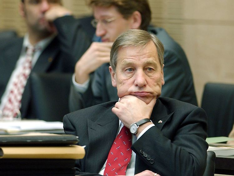 Verantwortlich: Unter dem damaligen Wirtschaftsminister Wolfgang Clement wurden die Neuregelungen zur Leiharbeit im Zuge der Hartz-Reformen eingeführt.