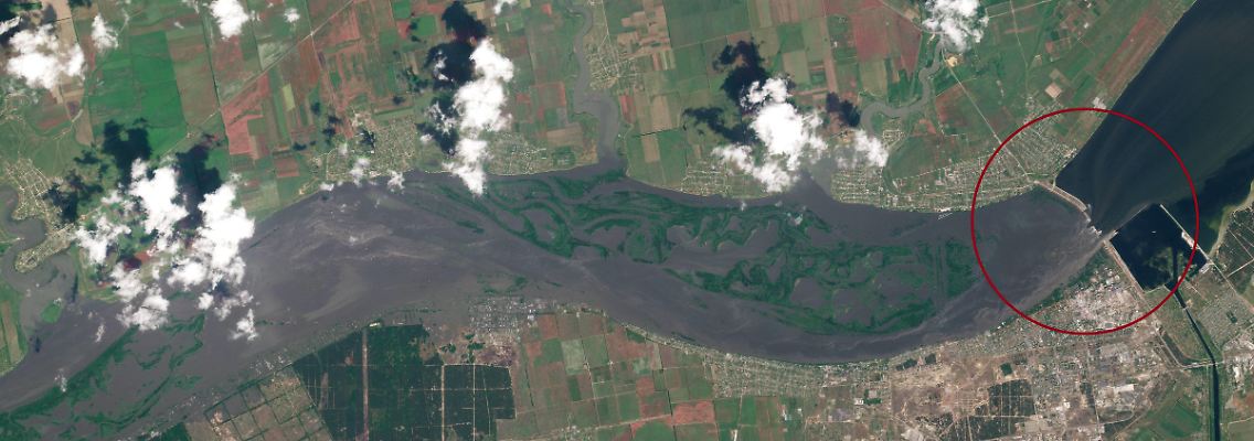 2023-06-06_dnipro_river_ukraine_20230606_circle.jpg