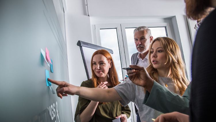 Bei der Wahl der Seminare können Sie Ihren Interessen frei folgen. Einzige Voraussetzung: Sie müssen vom jeweiligen Bundesland für Bildungsurlaub anerkannt sein.