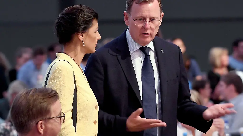 Sahra-Wagenknecht-und-Bodo-Ramelow-2018-auf-einem-Bundesparteitag-der-Partei-Die-Linke