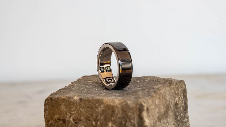 Ringgo hat in der Innenseite Sensoren, um Puls, Blutsauerstoff, Temperatur und Bewegungen zu messen.