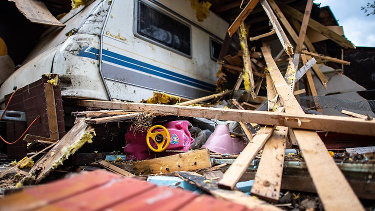 Jahrelang lockte Andreas V. Kinder in seine Hütte auf dem Campingplatz in Lügde. Mittlerweile wurde die heruntergekommene Bleibe abgerissen.