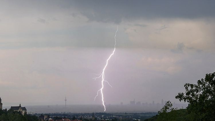 Auch über Frankfurt am Main zogen an Fronleichnam teils schwere Unwetter hinweg.