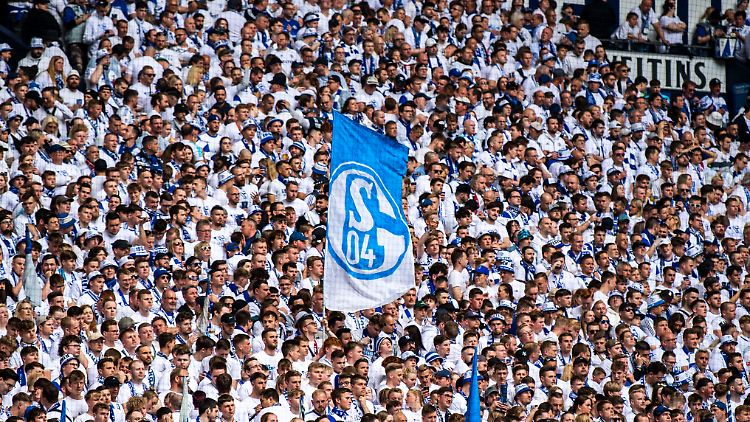 Die Fans des FC Schalke 04 machen seit Jahren was mit.