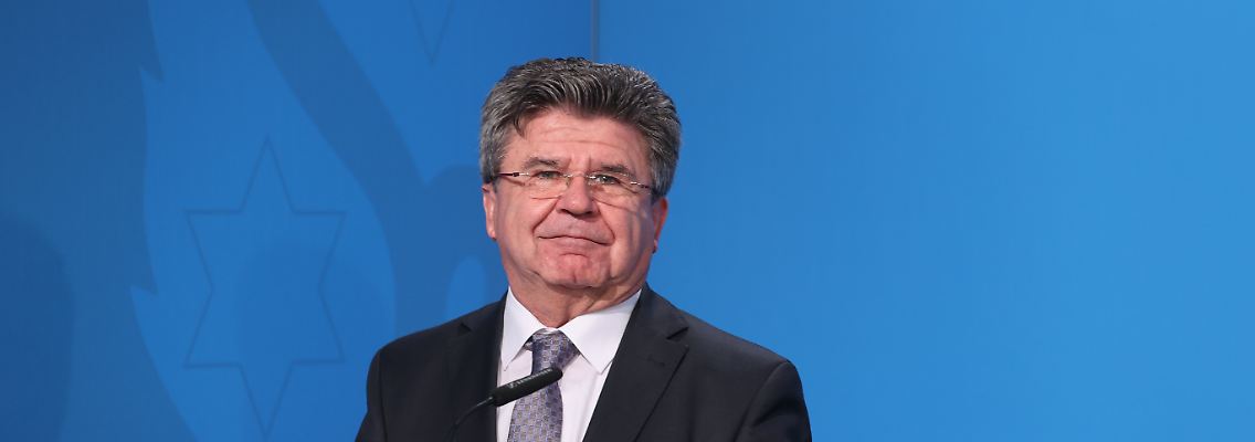 383504915.jpg