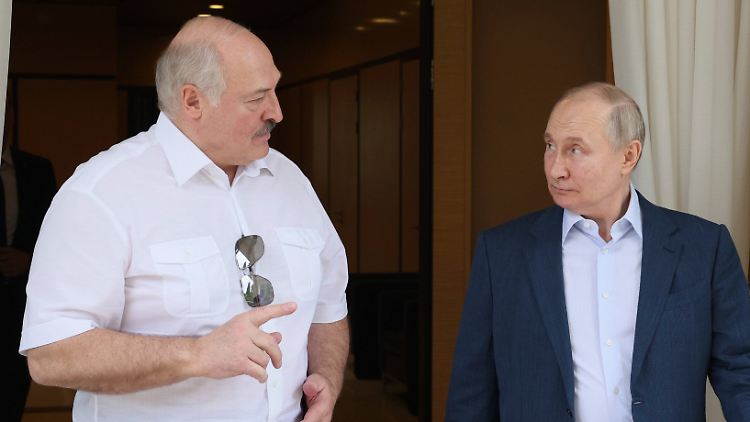Über den genauen Termin der Verlegung von Atomwaffen nach Belarus bestand offenbar noch Klärungsbedarf zwischen den Präsidenten Lukaschenko und Putin. 