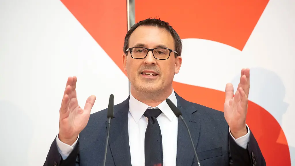 Der-Bundestagsabgeordnete-Soeren-Bartol-SPD-spricht-beim-Parteitag-der-SPD-Hessen-Er-wurde-zum-neuen-Landesvorsitzenden-gewaehlt